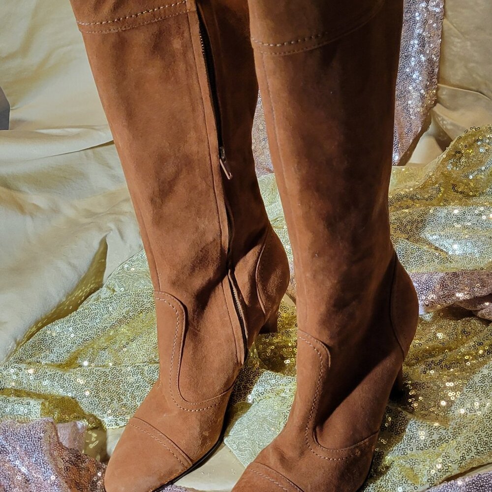 New Women's Suede Antonio Melani Boots, size 7, Color Buccanear